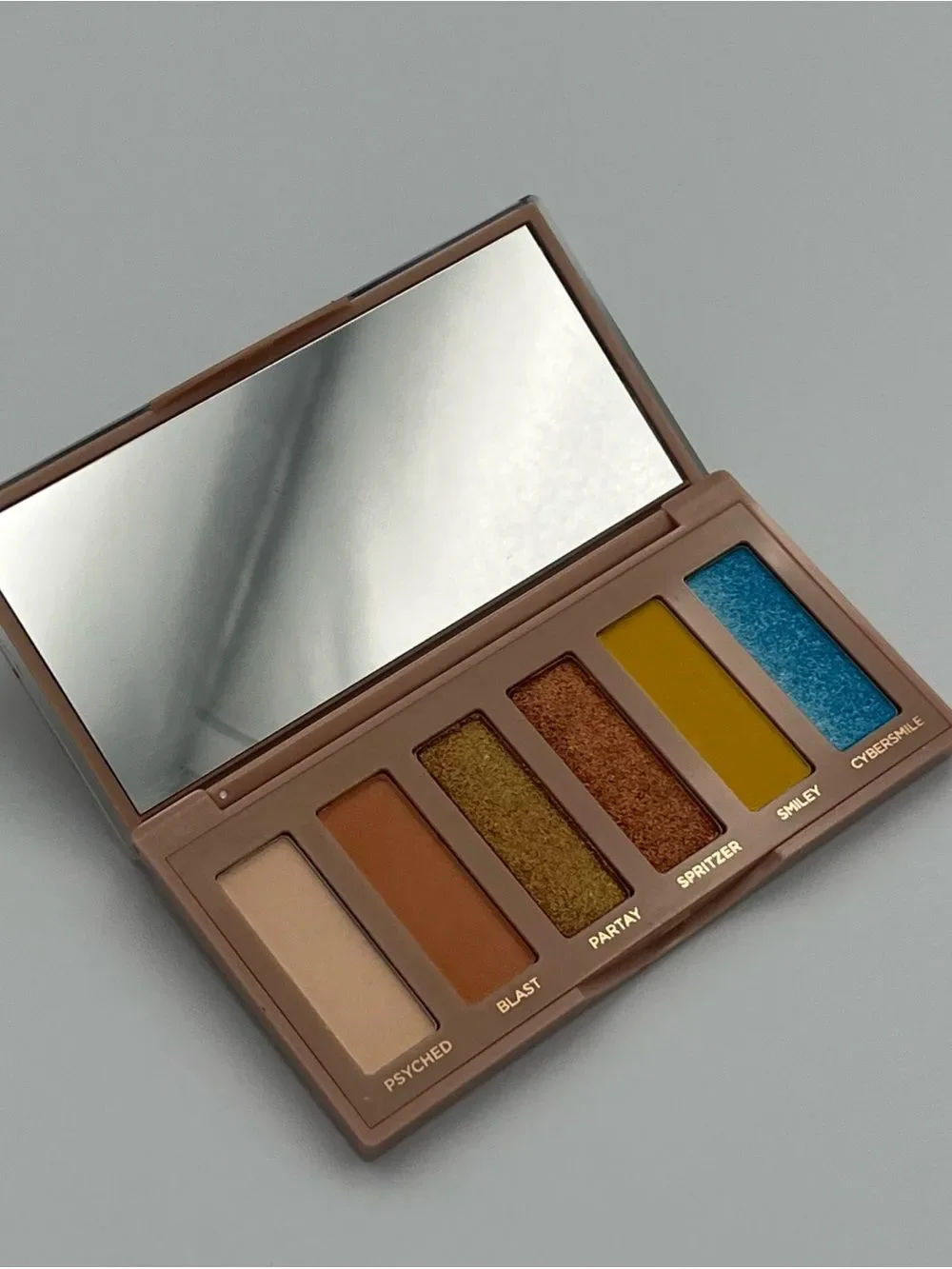 Urban Decay Naked MUCHO HAPPY SMILEY Mini Eyeshadow Palette 6 Colors Authentic